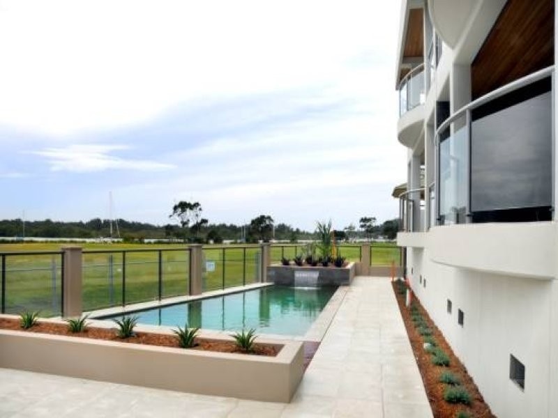 2/ 4,5,8 Bent Street, Yamba NSW 2464