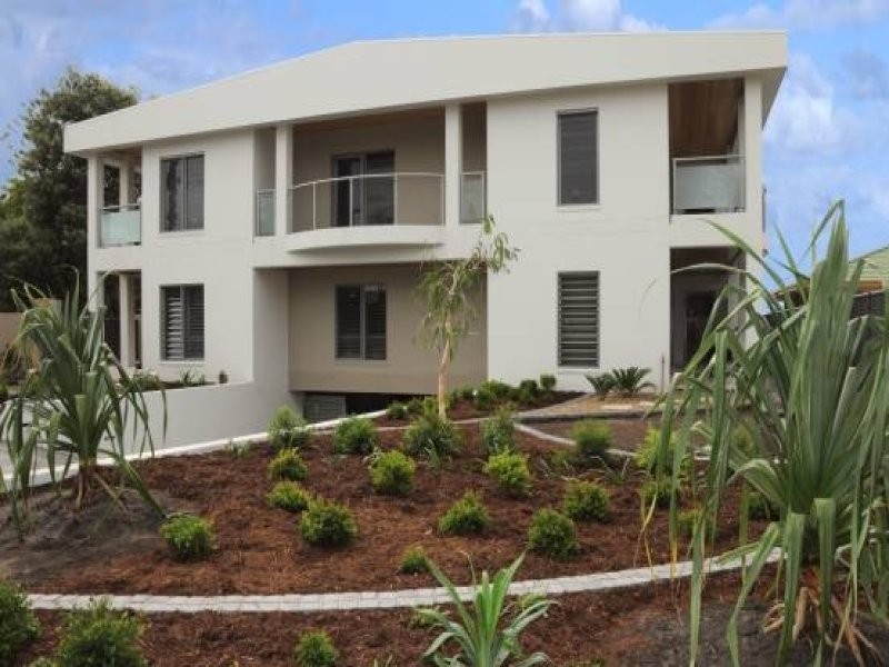 2/ 4,5,8 Bent Street, Yamba NSW 2464