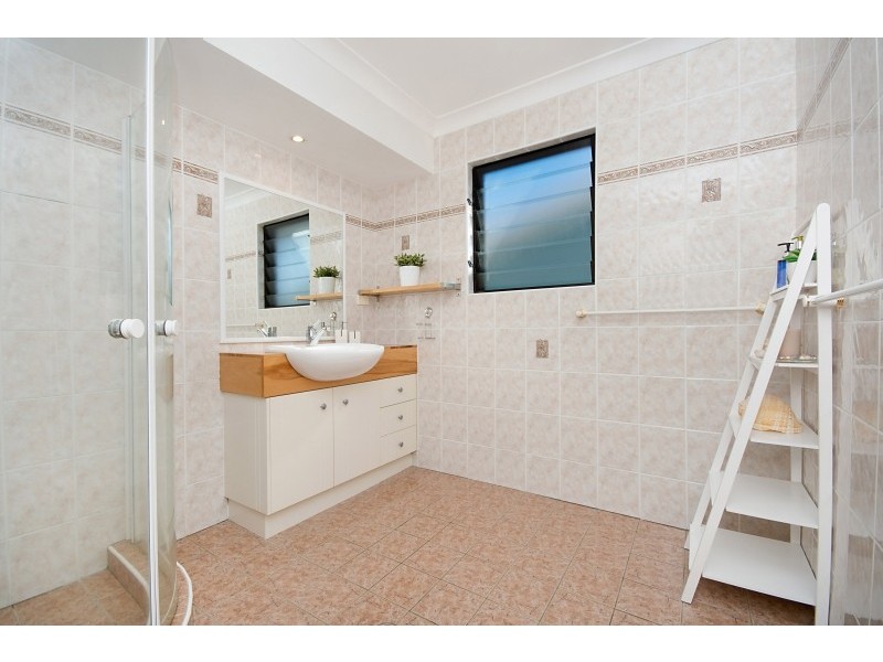 2/9 Clarence Street, Yamba NSW 2464