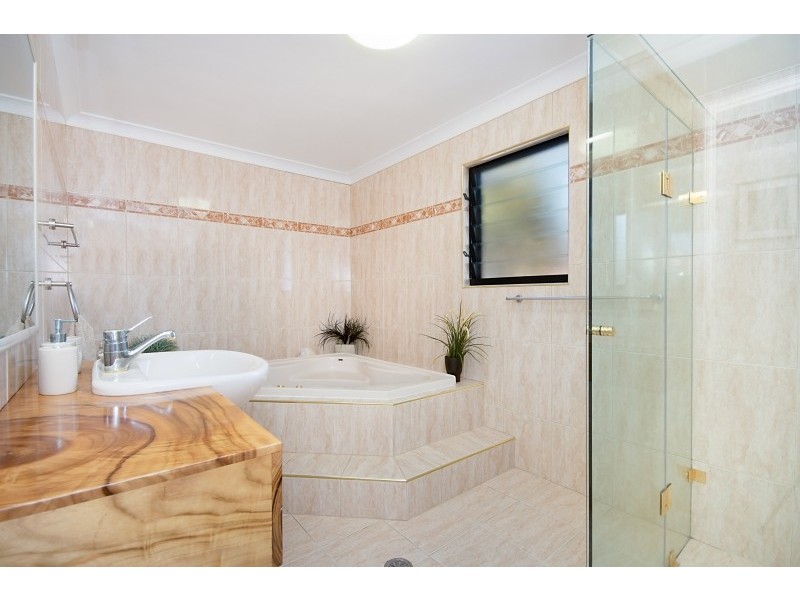 2/9 Clarence Street, Yamba NSW 2464