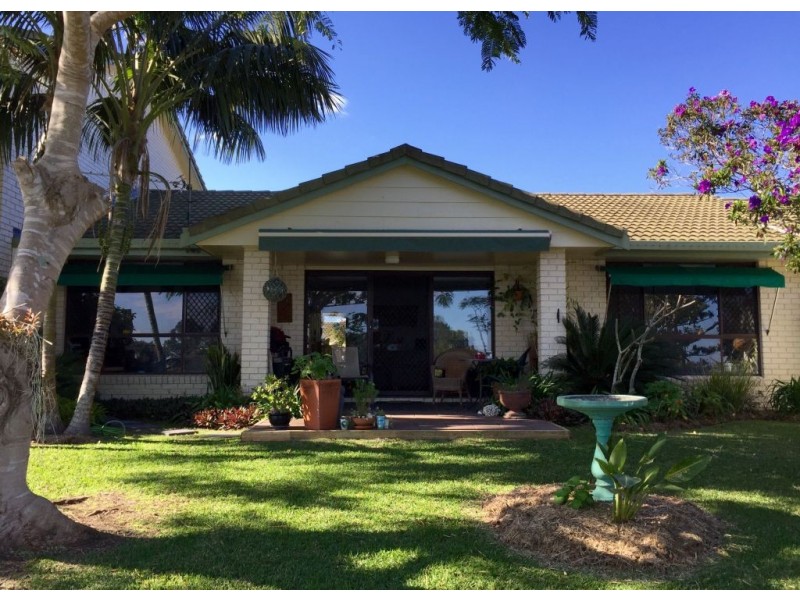 2/1 Osprey Drive, Yamba NSW 2464