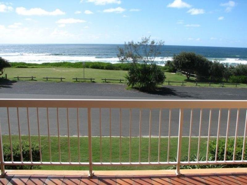 4/16 Pacific Parade, Yamba NSW 2464