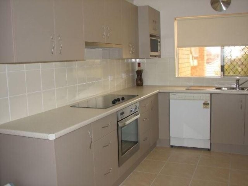 4/16 Pacific Parade, Yamba NSW 2464