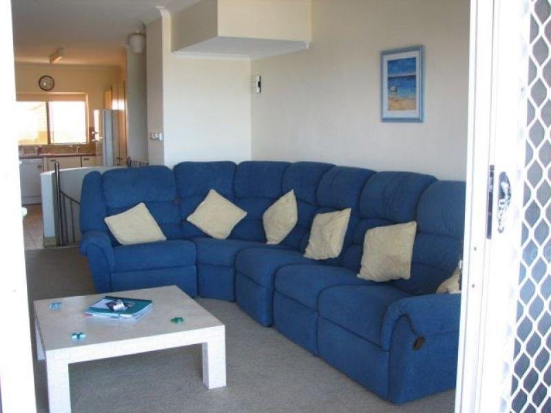 4/16 Pacific Parade, Yamba NSW 2464