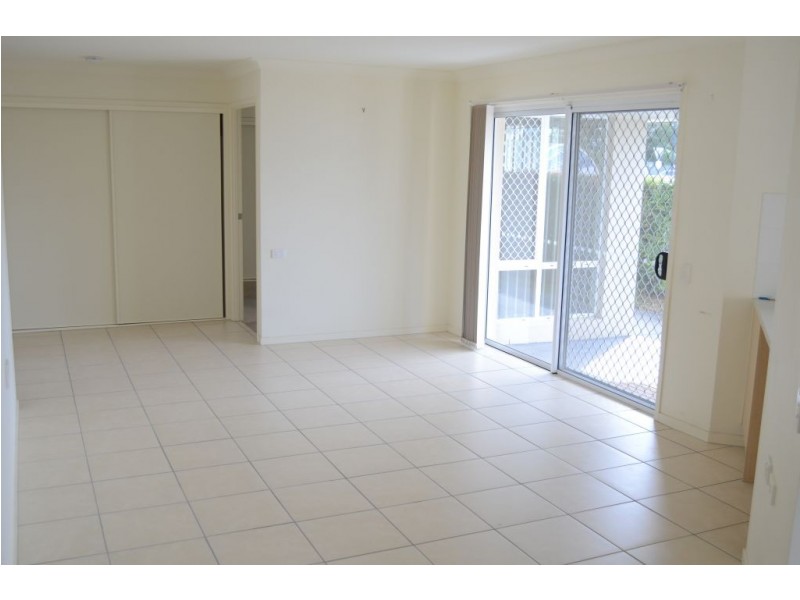 2/4 Somerset Place, Yamba NSW 2464