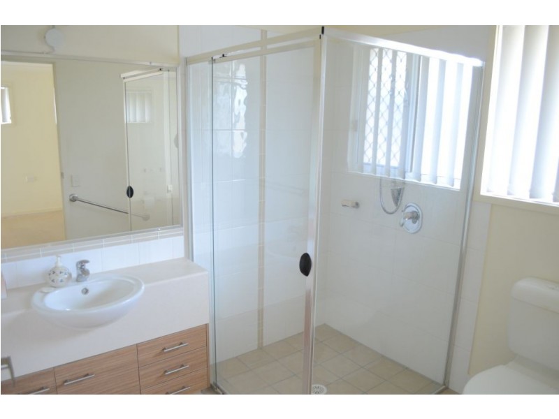 2/4 Somerset Place, Yamba NSW 2464