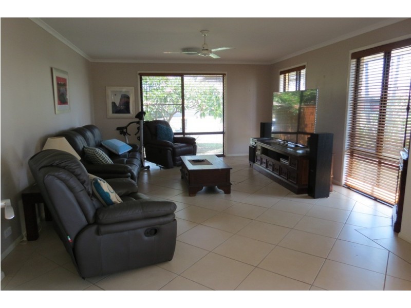2 Flinders Place, Yamba NSW 2464