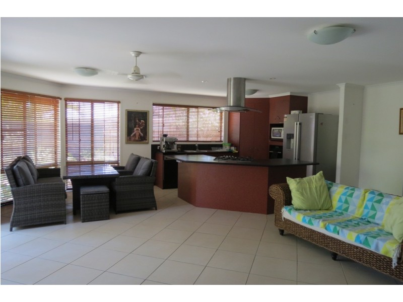 2 Flinders Place, Yamba NSW 2464