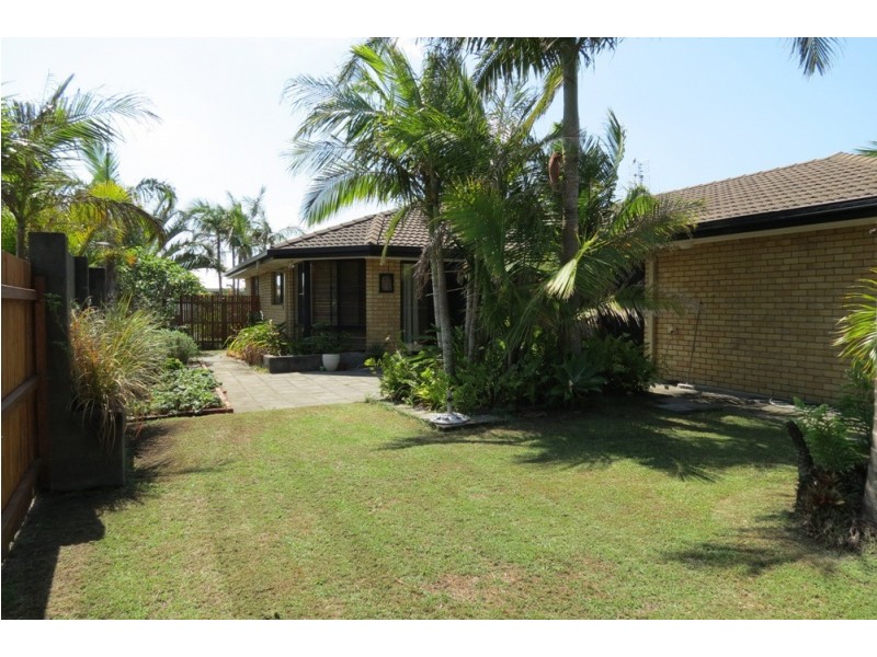 2 Flinders Place, Yamba NSW 2464