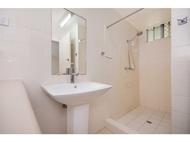 2/1 Queen Street, Yamba NSW 2464