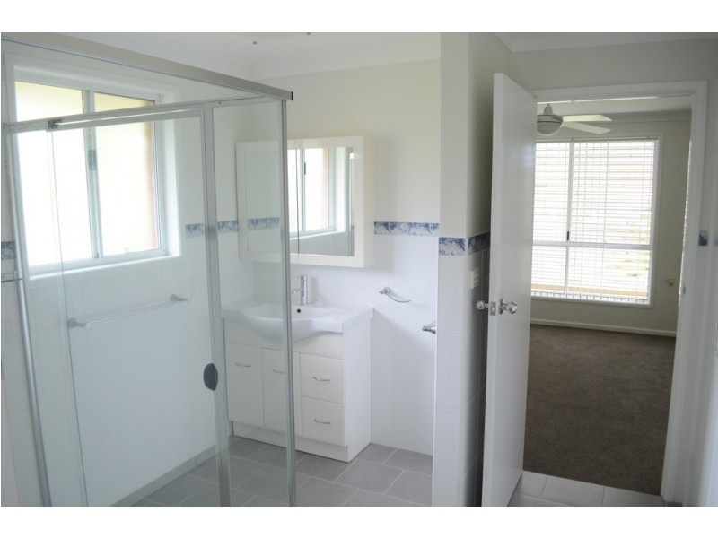 4 Binnacle Court, Yamba NSW 2464