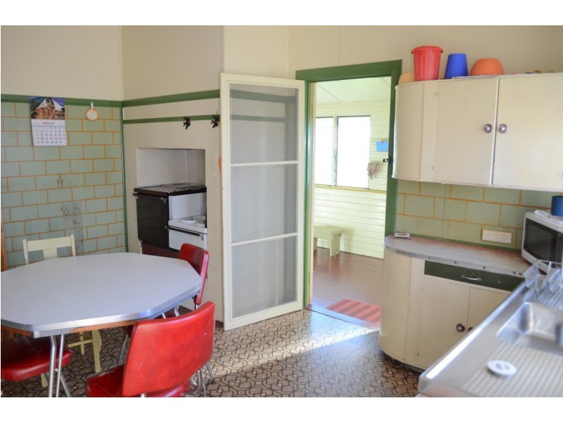 147 School Road, Palmers Island NSW 2463