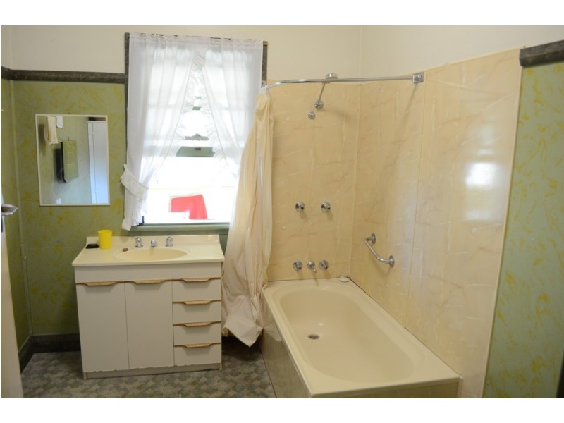 147 School Road, Palmers Island NSW 2463