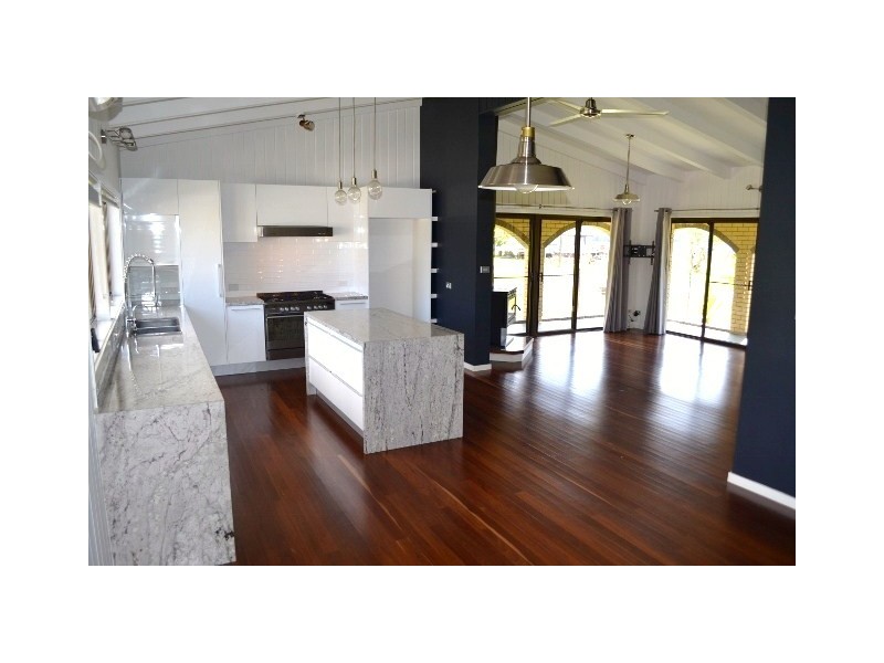 2 Gordon Street, Palmers Island NSW 2463