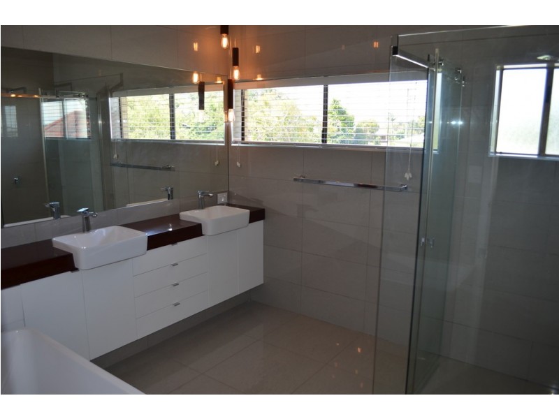 2 Gordon Street, Palmers Island NSW 2463