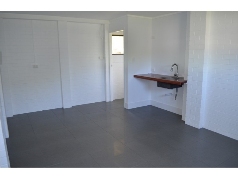 2 Gordon Street, Palmers Island NSW 2463