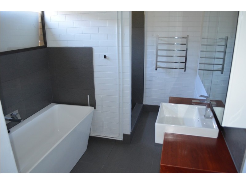 2 Gordon Street, Palmers Island NSW 2463