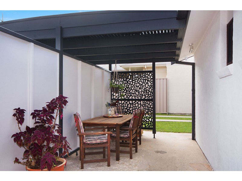 2/10 River Street, Yamba NSW 2464