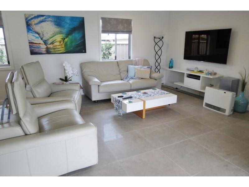 4 Carrs Drive, Yamba NSW 2464