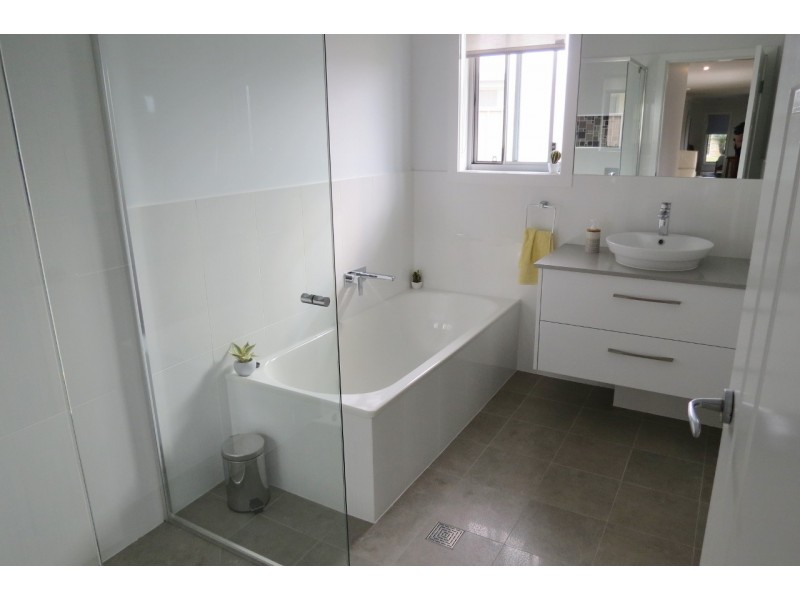 4 Carrs Drive, Yamba NSW 2464