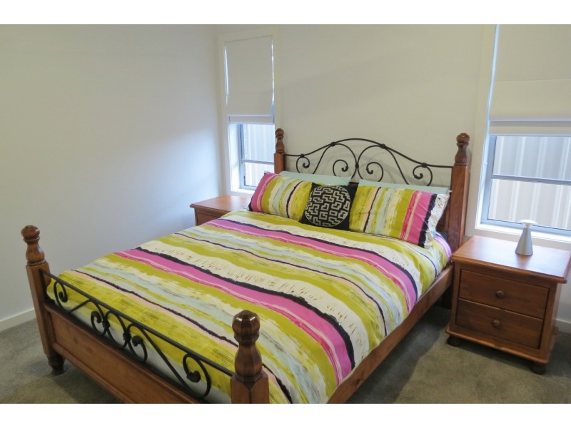 4 Carrs Drive, Yamba NSW 2464