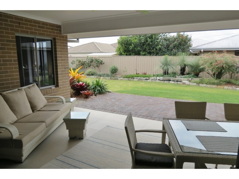 4 Carrs Drive, Yamba NSW 2464