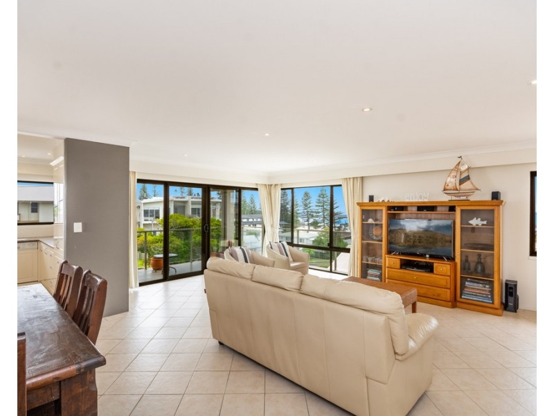 6/20 – 22 Queen Street, Yamba NSW 2464