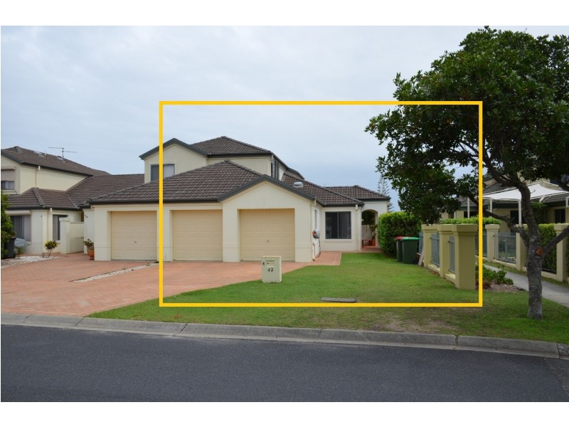4/42 Beachside Way, Yamba NSW 2464