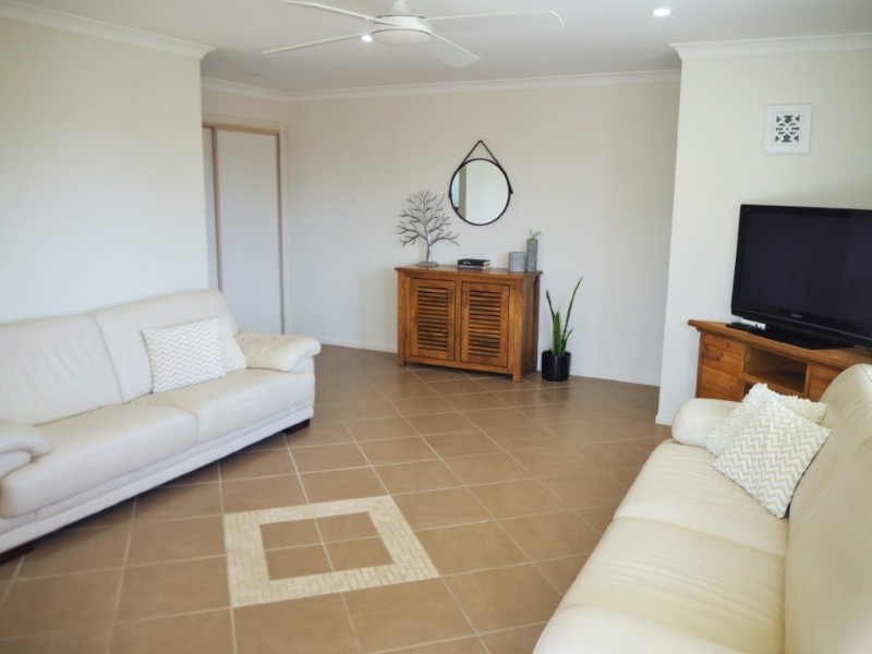 1/5 Kookaburra Court, Yamba NSW 2464
