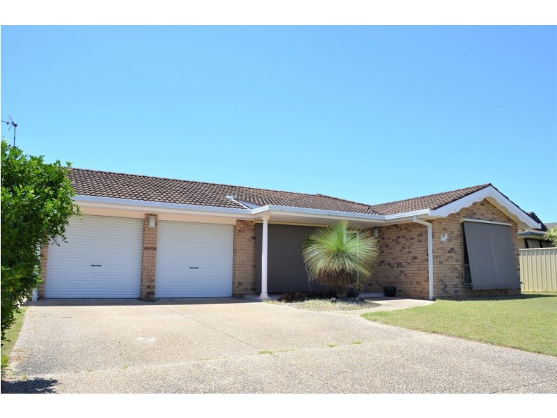 8 Melaleuca Drive, Yamba NSW 2464