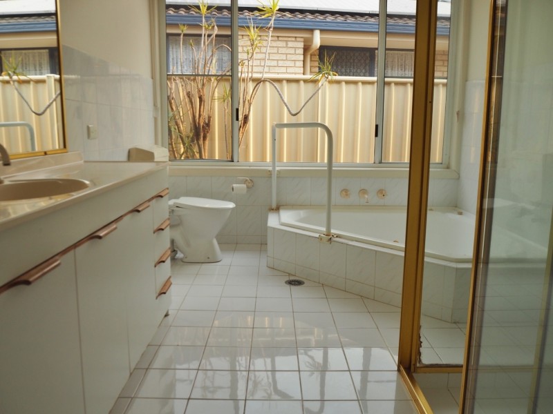 8 Melaleuca Drive, Yamba NSW 2464