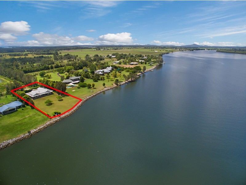 253 School Road, Palmers Island NSW 2463