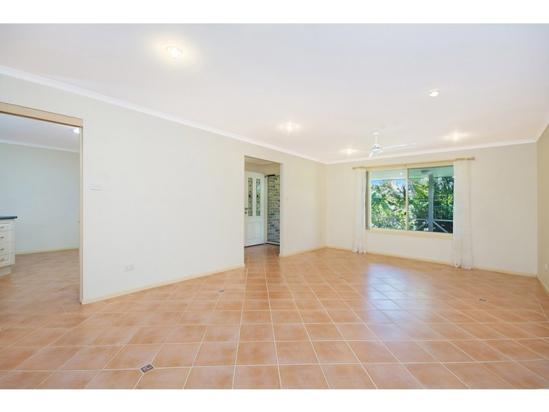 276 Yamba Road, Yamba NSW 2464