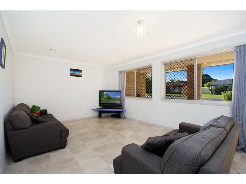 2 Roseland Avenue, Yamba NSW 2464