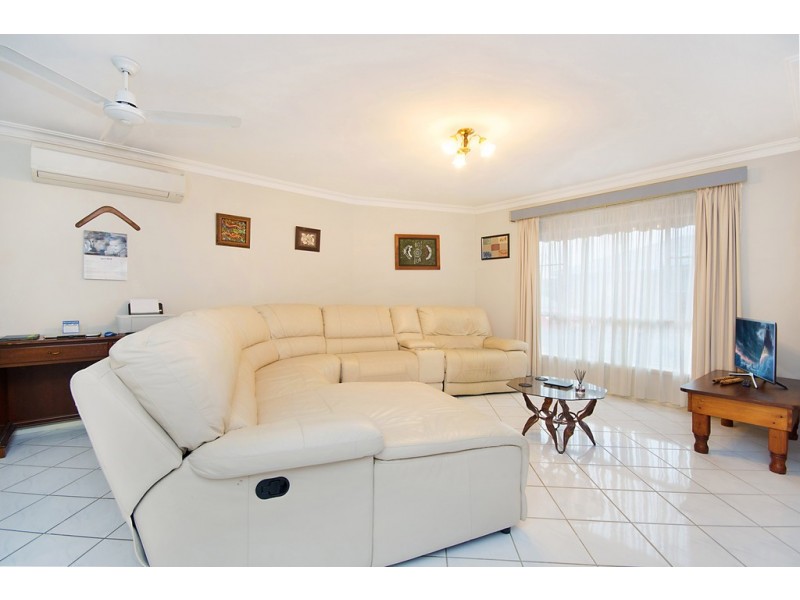 2/25 Casuarina Close, Yamba NSW 2464