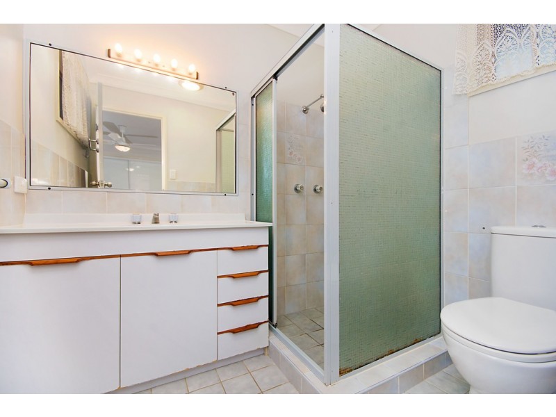2/25 Casuarina Close, Yamba NSW 2464