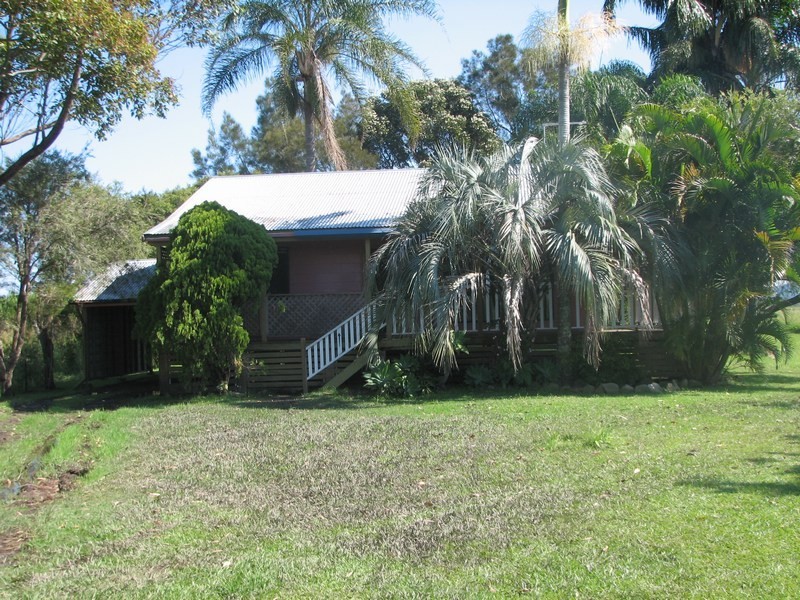 135 School Lane, Palmers Island NSW 2463
