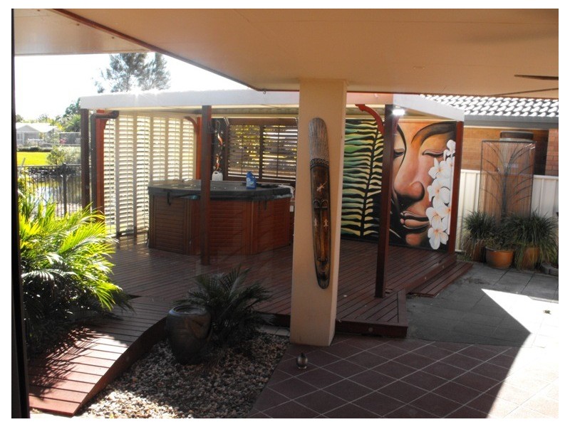 4 Newport Island Circuit, Yamba NSW 2464