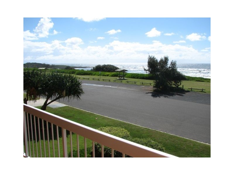 4/16 Pacific Parade, Yamba NSW 2464