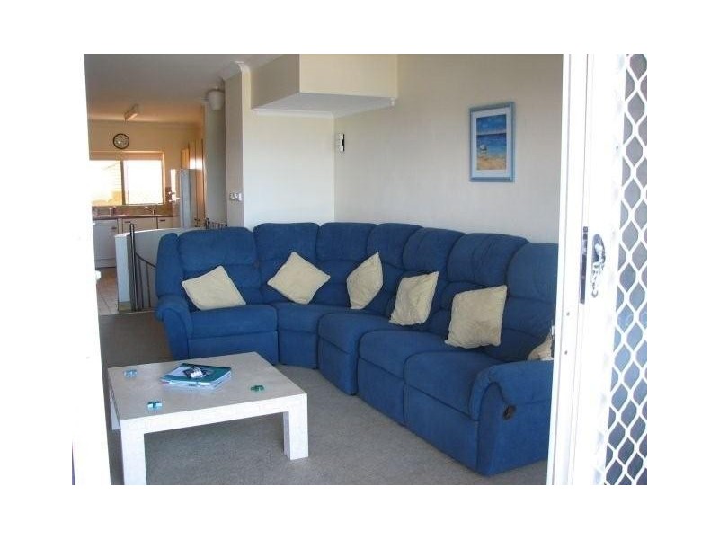 4/16 Pacific Parade, Yamba NSW 2464