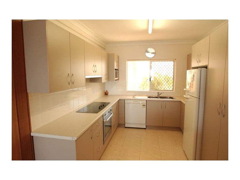 4/16 Pacific Parade, Yamba NSW 2464
