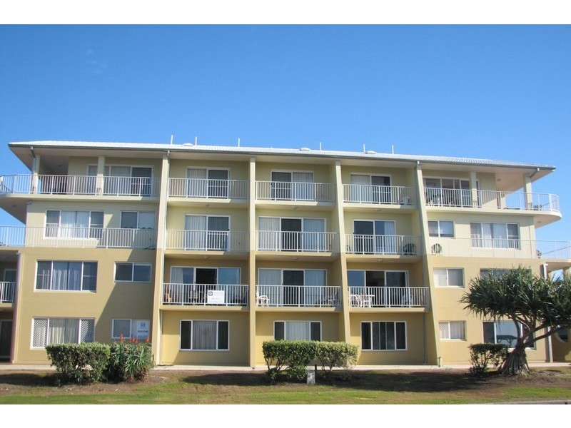 4/16 Pacific Parade, Yamba NSW 2464