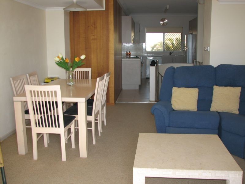 4/16 Pacific Parade, Yamba NSW 2464