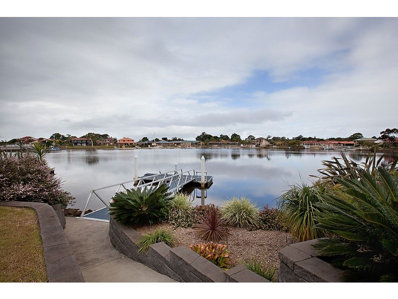 10 Edgewater Close, Yamba NSW 2464