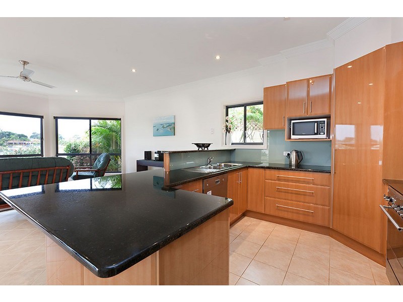 10 Edgewater Close, Yamba NSW 2464