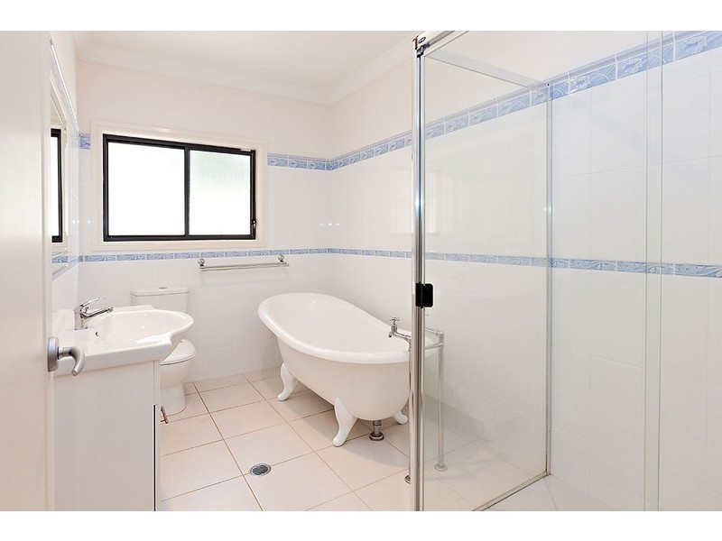 10 Edgewater Close, Yamba NSW 2464