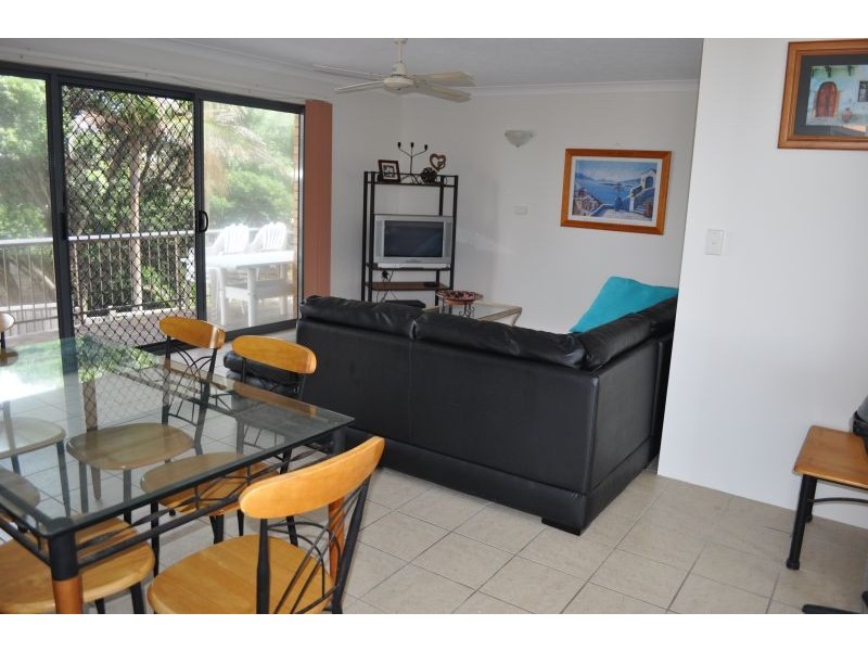 4/12  Pacific Parade, Yamba NSW 2464