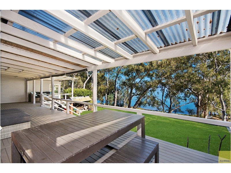 131 Lakes Boulevard, Wooloweyah NSW 2464