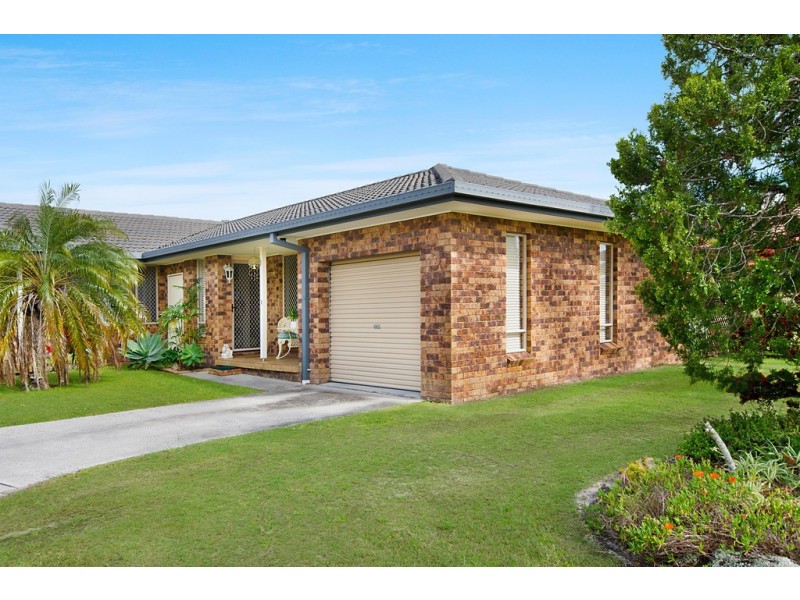 1/4 Toona Place, Yamba NSW 2464