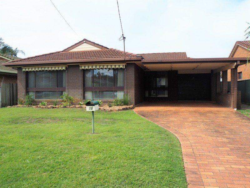 16 Cook Street, Yamba NSW 2464